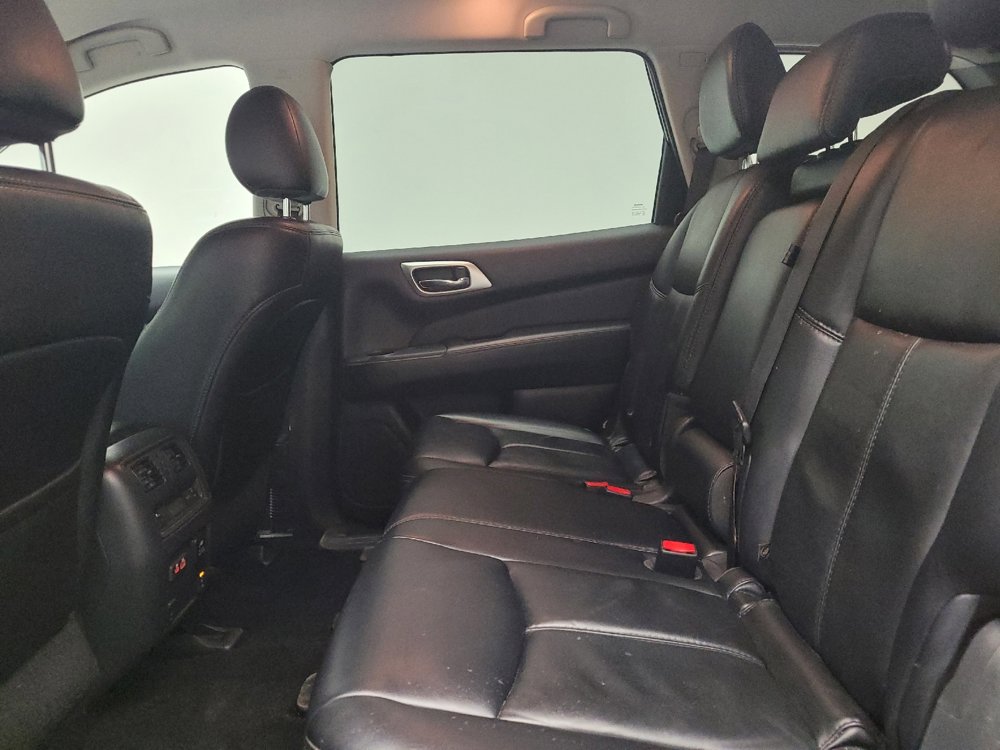 Used 2019 Nissan Pathfinder SL image 18
