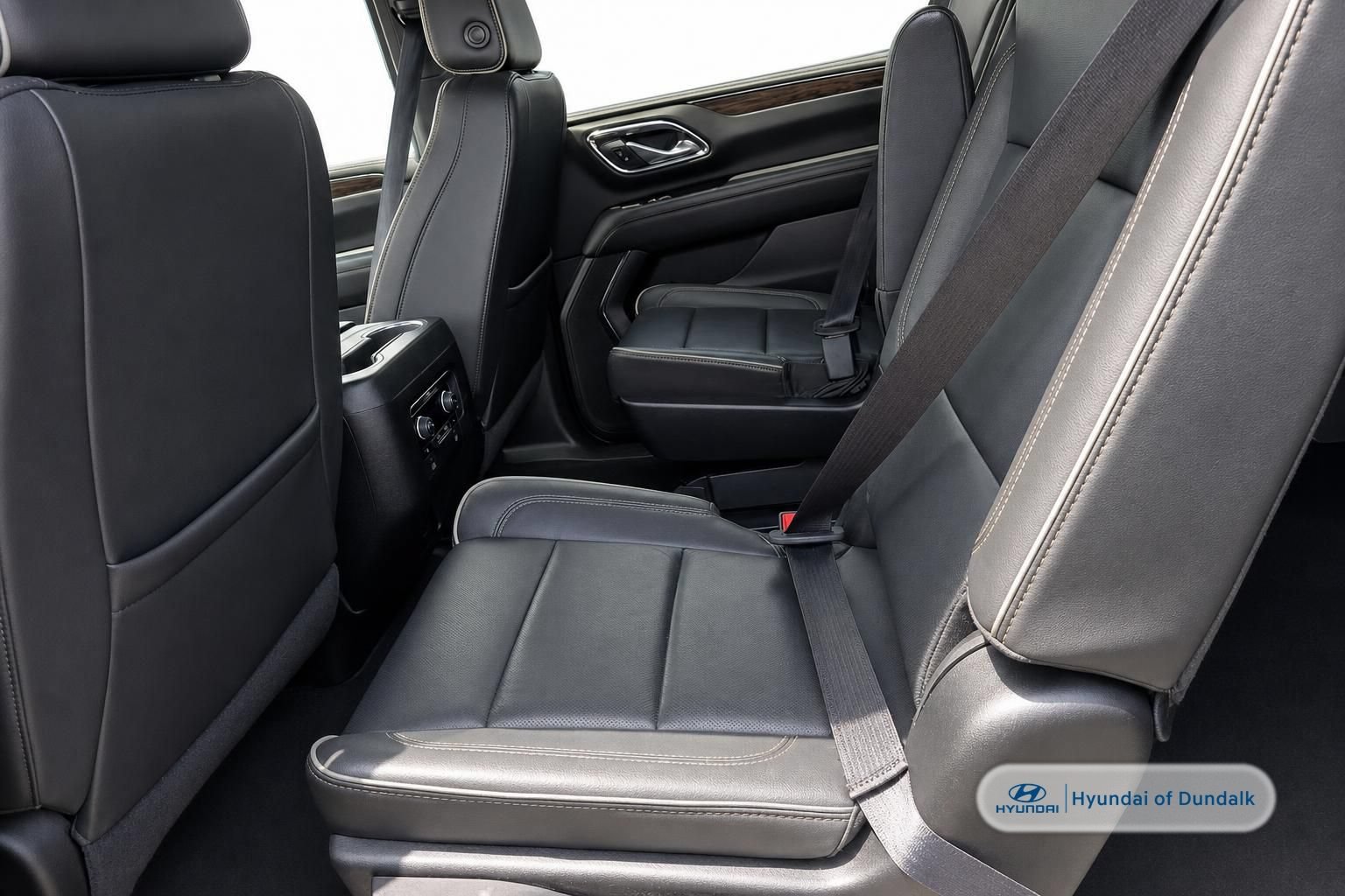 Used 2023 Chevrolet Suburban Premier AWD/4WD image 11