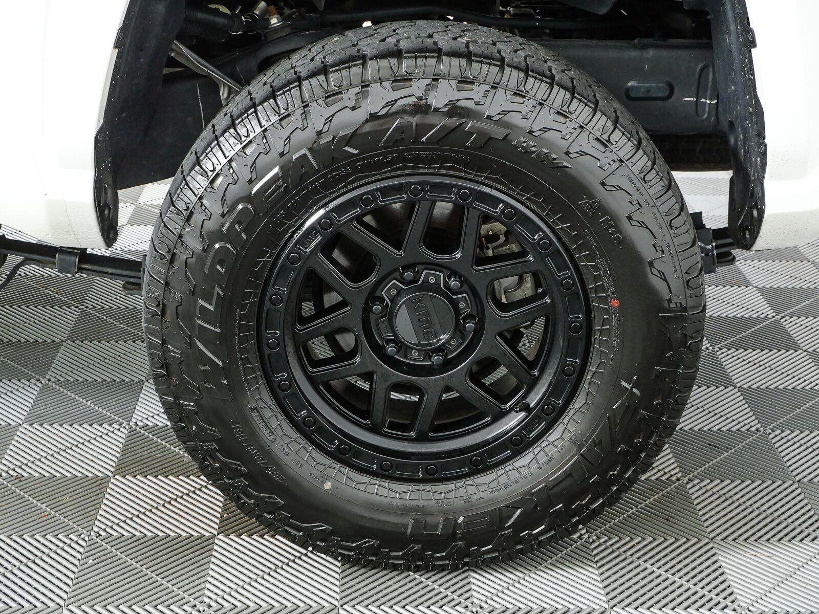 Used 2025 Toyota Tacoma SR AWD/4WD image 33