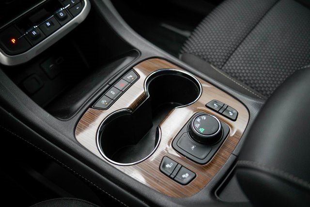 Used 2023 GMC Acadia SLE w/ Driver Convenience Package image 32