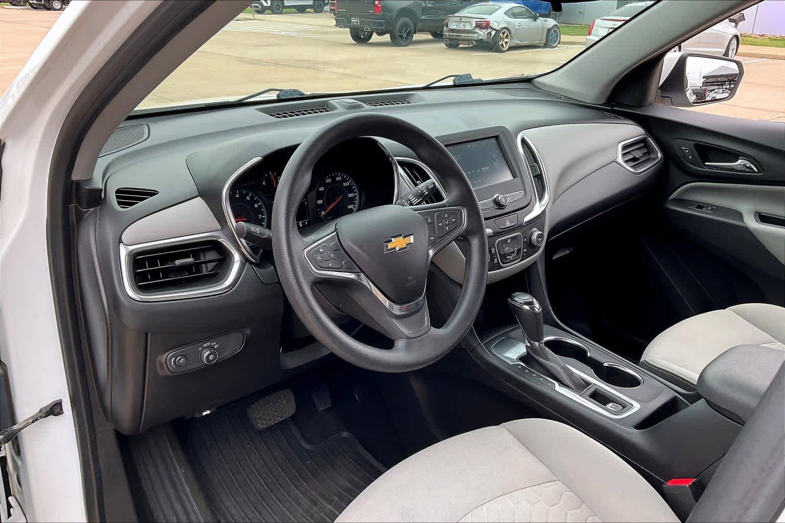Used 2018 Chevrolet Equinox LT FWD image 17