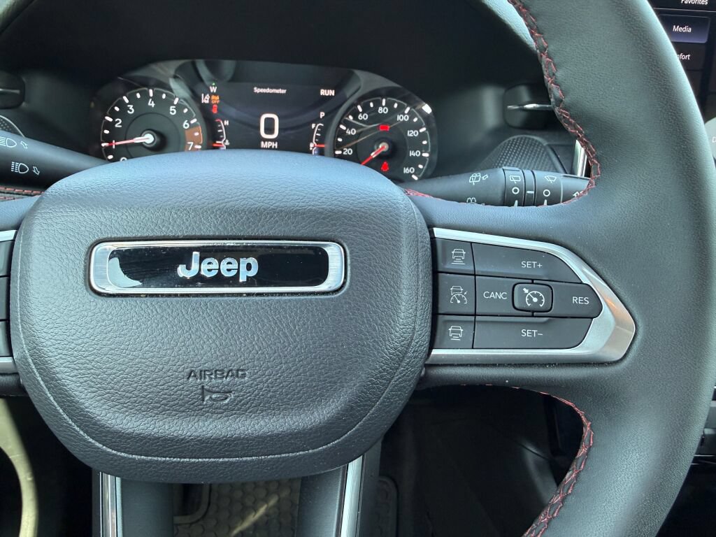 Used 2026 Jeep Compass Trailhawk AWD/4WD image 16