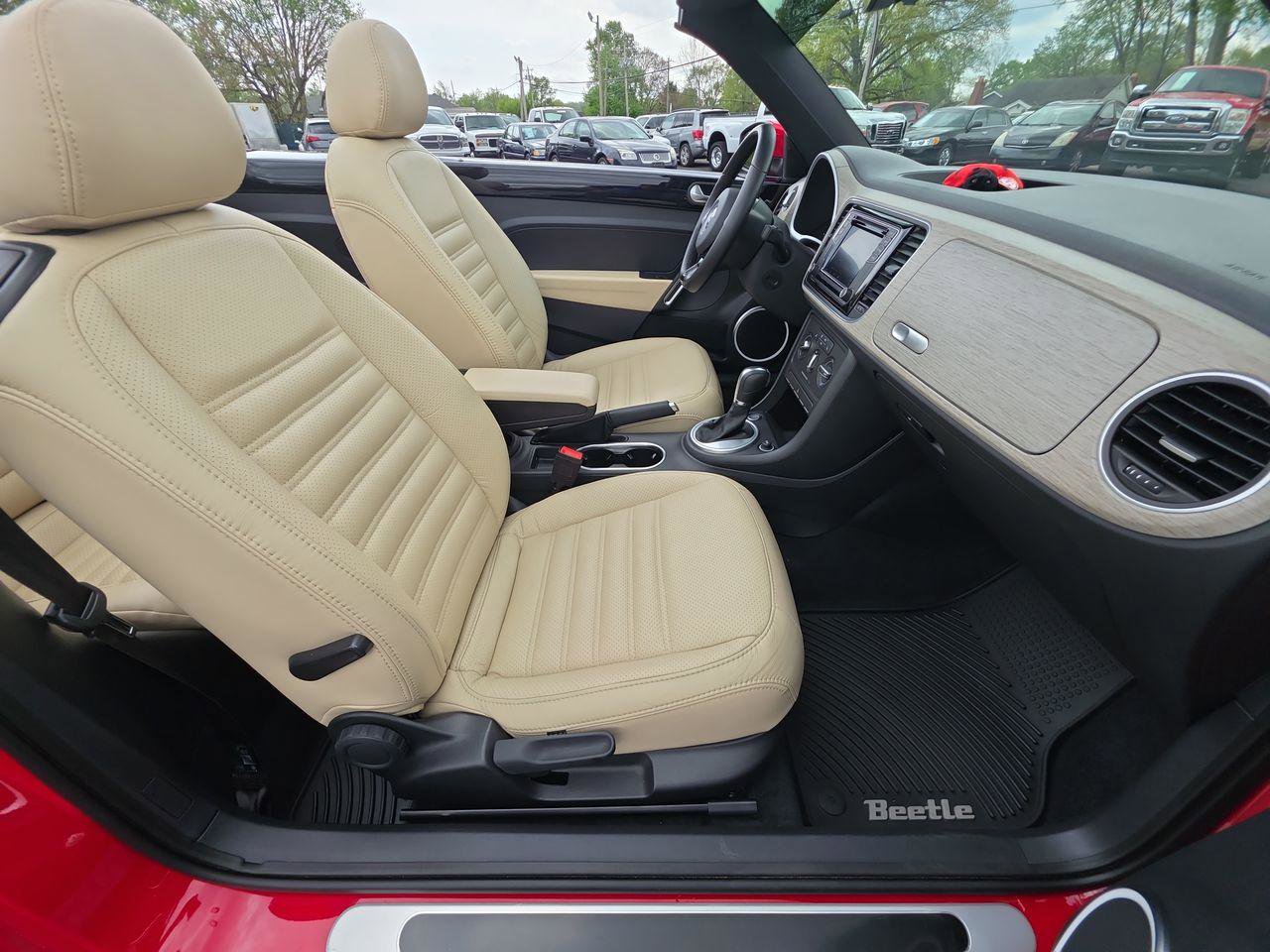 Used 2018 Volkswagen Beetle 2.0T Coast image 8