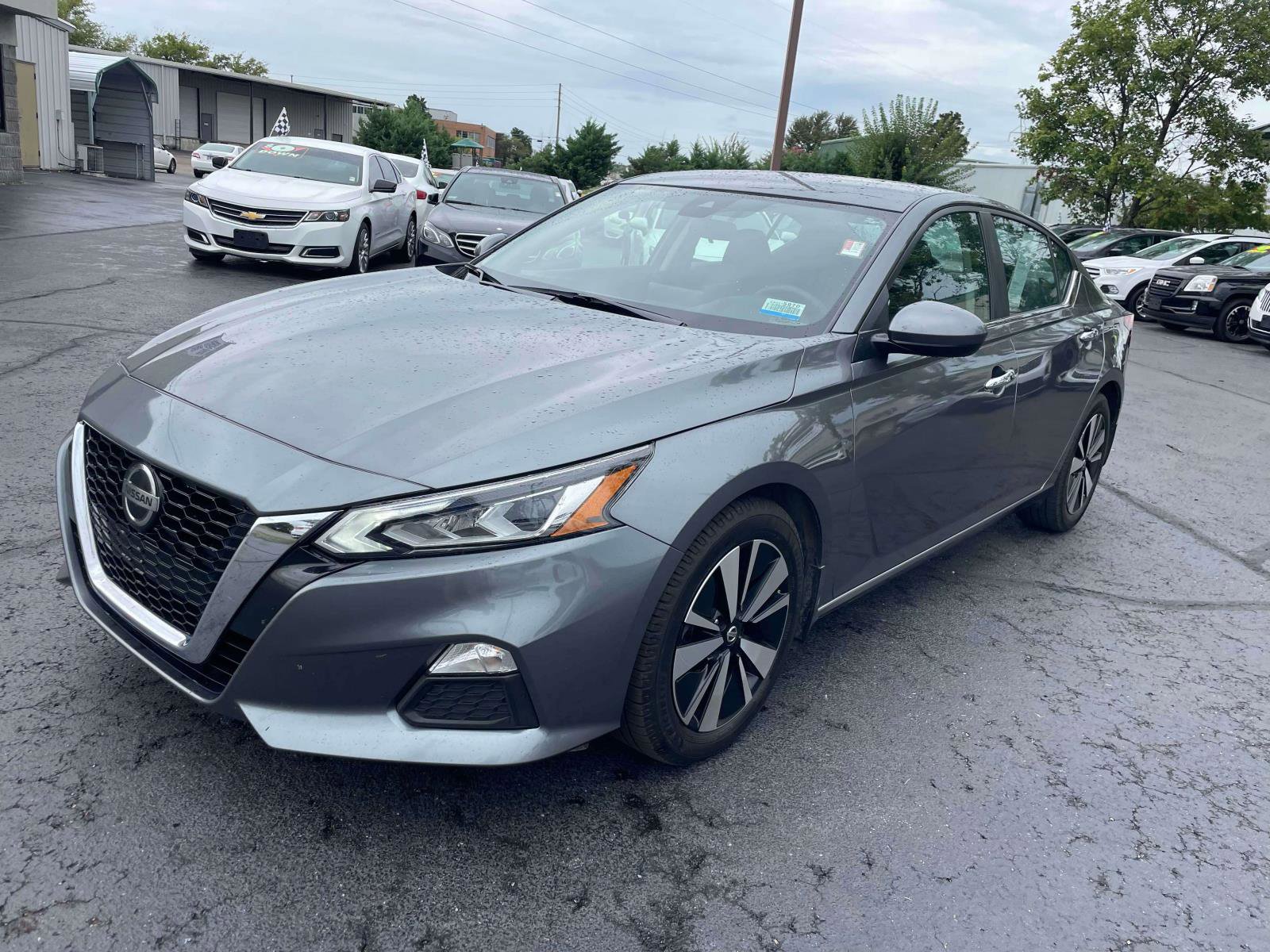 Used 2022 Nissan Altima 2.5 SV image 2