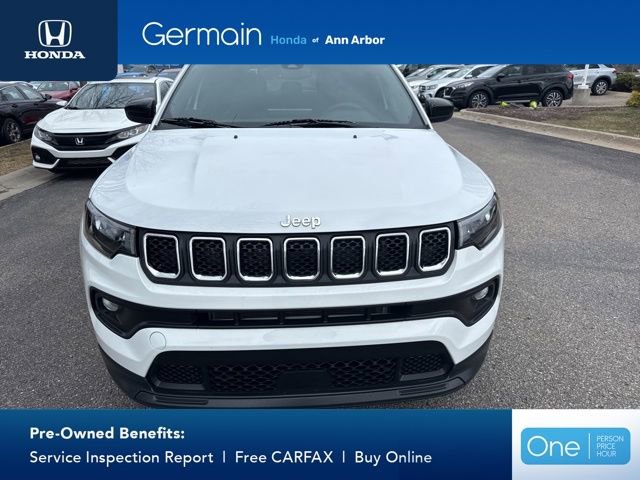 Used 2023 Jeep Compass Latitude AWD/4WD image 2