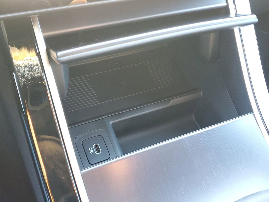 New 2026 Land Rover Range Rover Velar Dynamic SE image 23