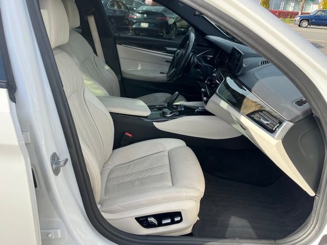 Used 2018 BMW M550i xDrive w/ Driving Assistance Package image 20