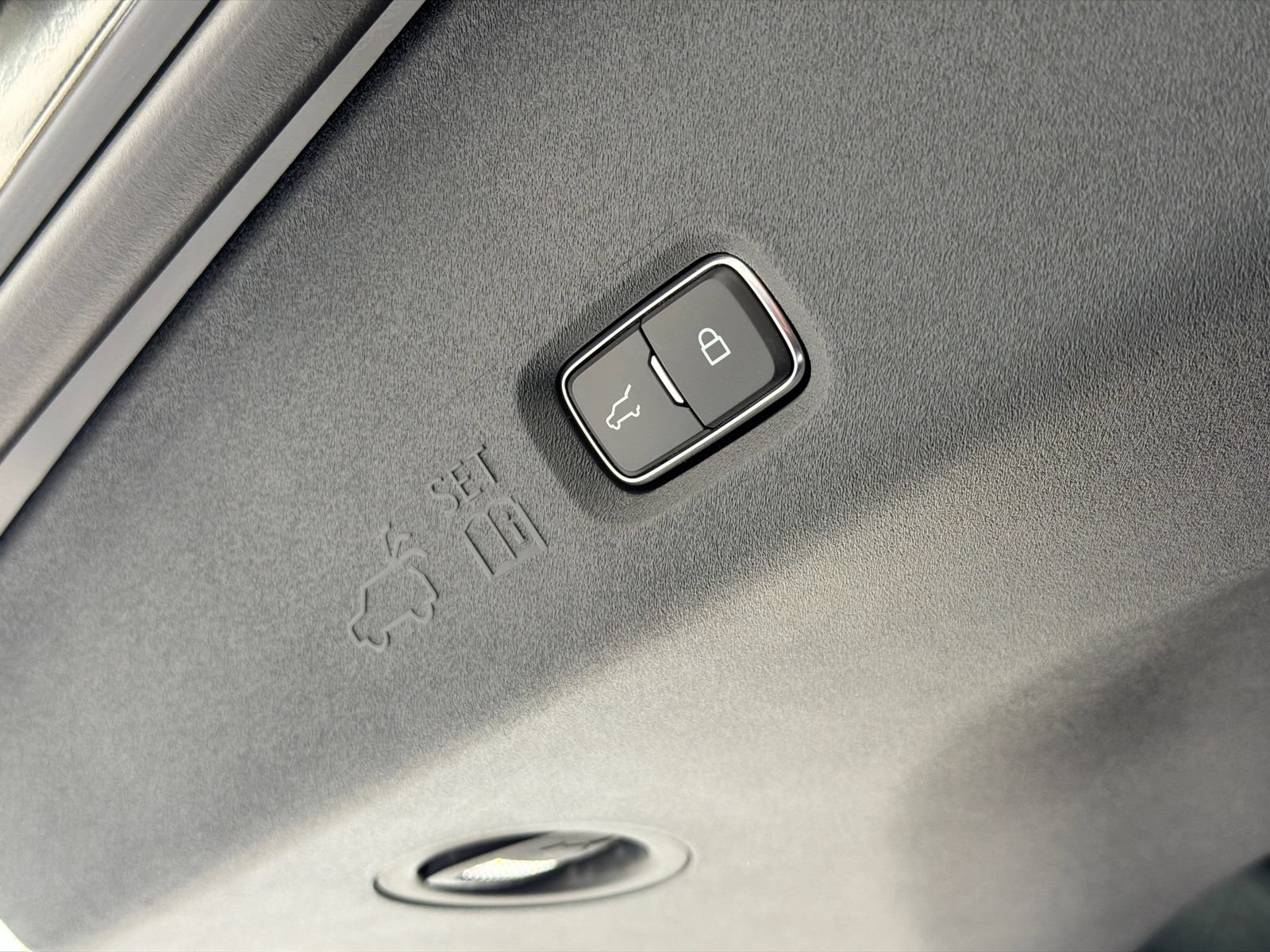 New 2026 Lincoln Navigator Reserve w/ Jet Appearance Package AWD/4WD image 9