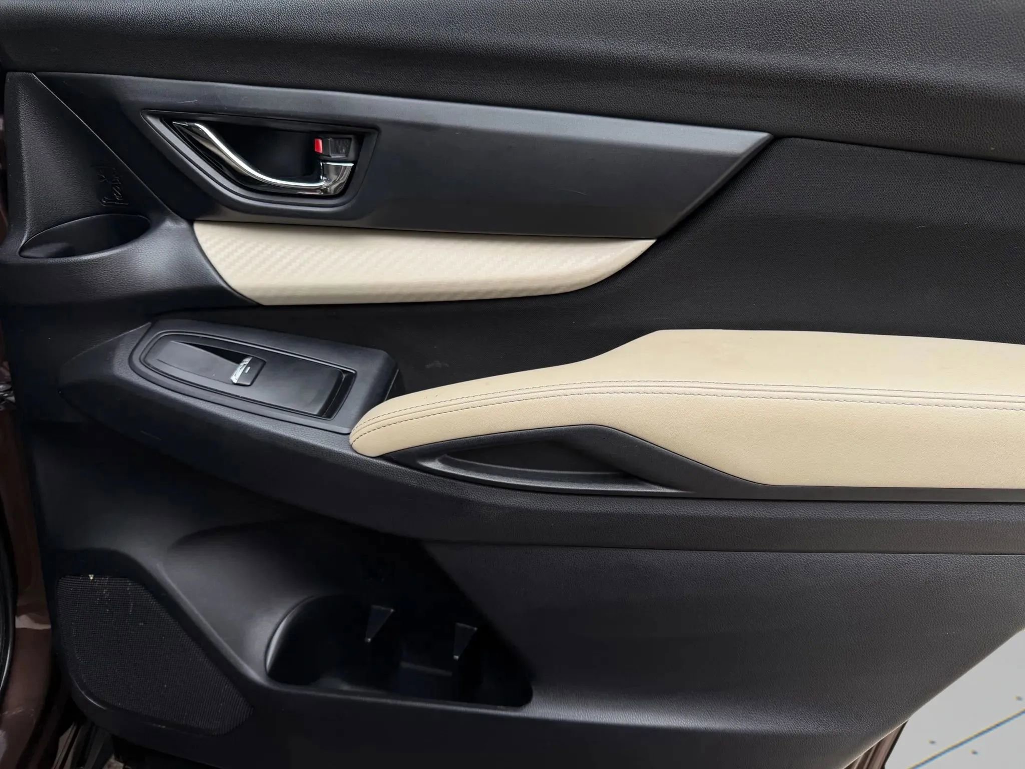 Used 2019 Subaru Ascent Premium image 11