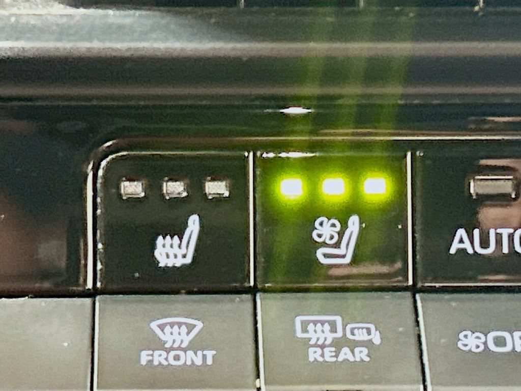 Used 2023 Toyota Crown AWD/4WD image 19