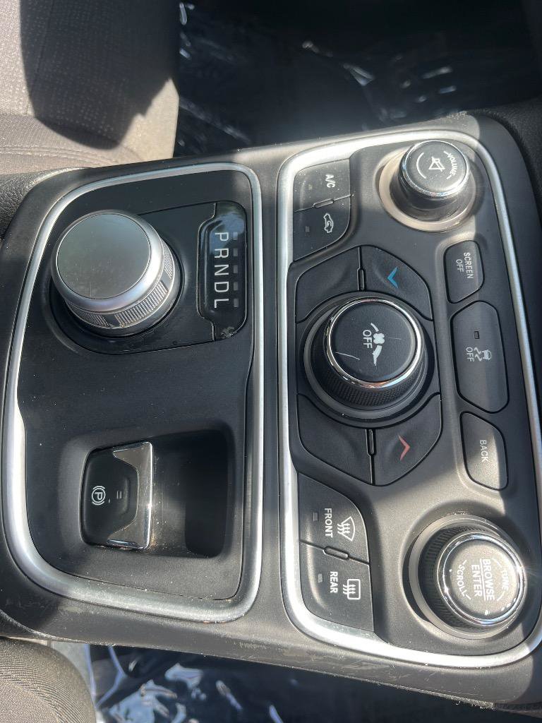 Used 2015 Chrysler 200 Limited FWD image 37