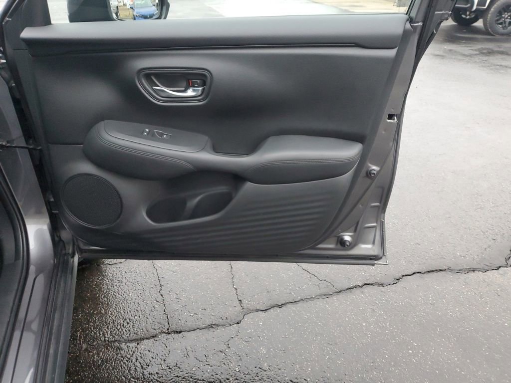 Certified 2023 Honda HR-V LX image 30