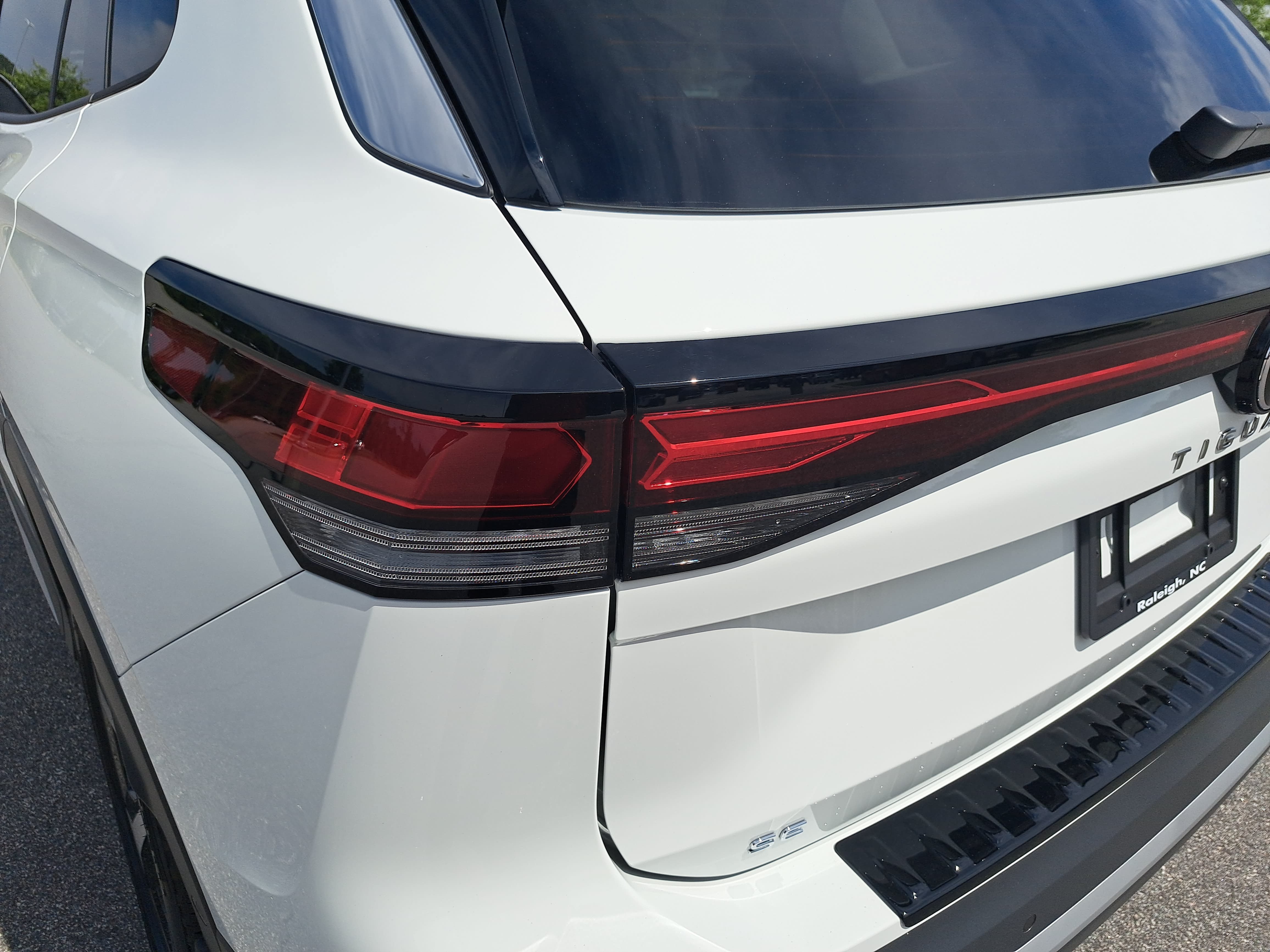 New 2026 Volkswagen Tiguan SE AWD/4WD image 32