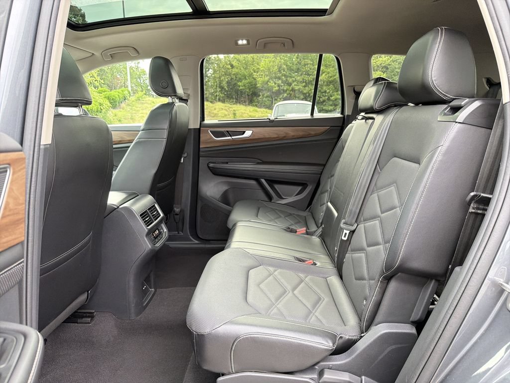 Used 2024 Volkswagen Atlas SE FWD image 13