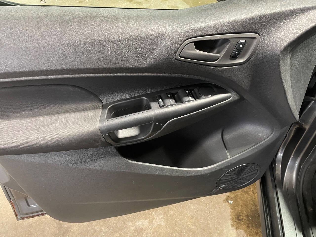 Used 2017 Ford Transit Connect XL image 5