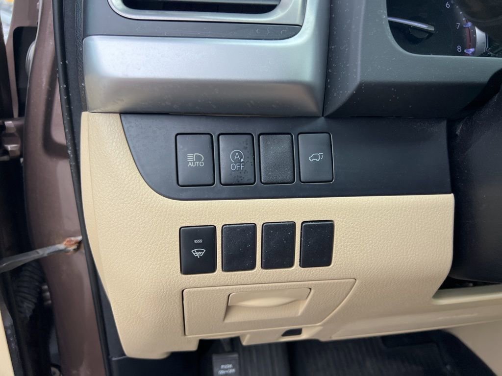 Used 2018 Toyota Highlander XLE AWD/4WD image 16