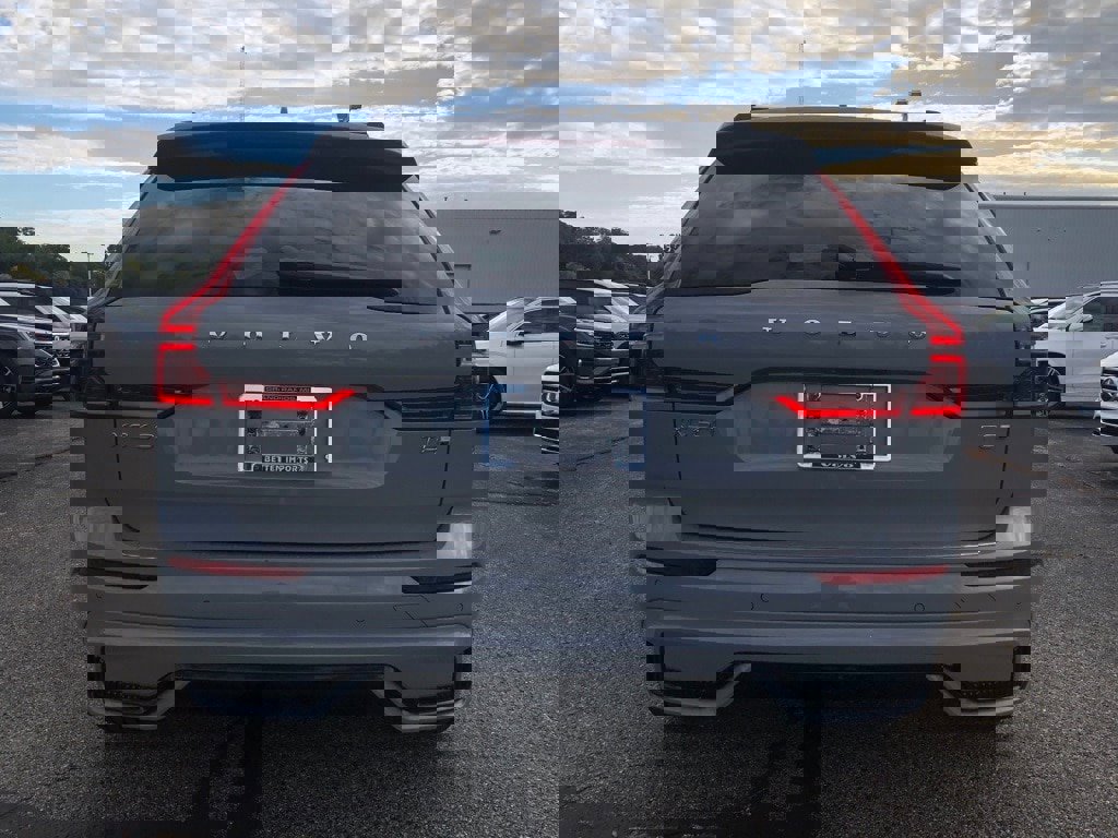 Used 2025 Volvo XC60 T8 Plus w/ Protection Package Premier image 5