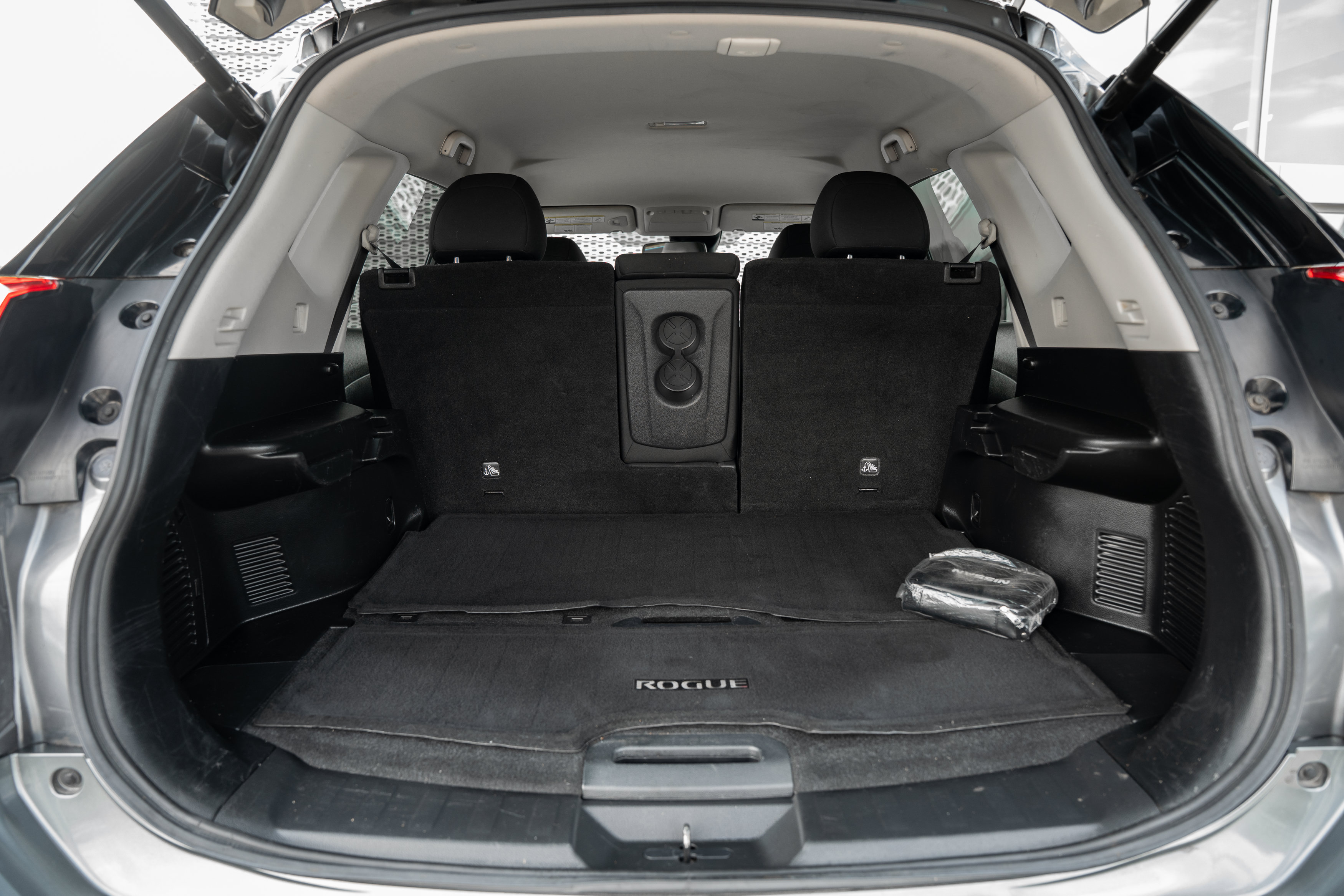 Used 2019 Nissan Rogue SV AWD/4WD image 22