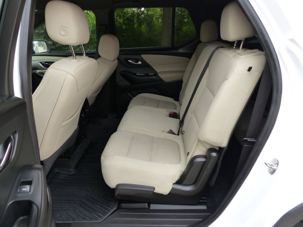 Used 2022 Chevrolet Traverse LS AWD/4WD image 34