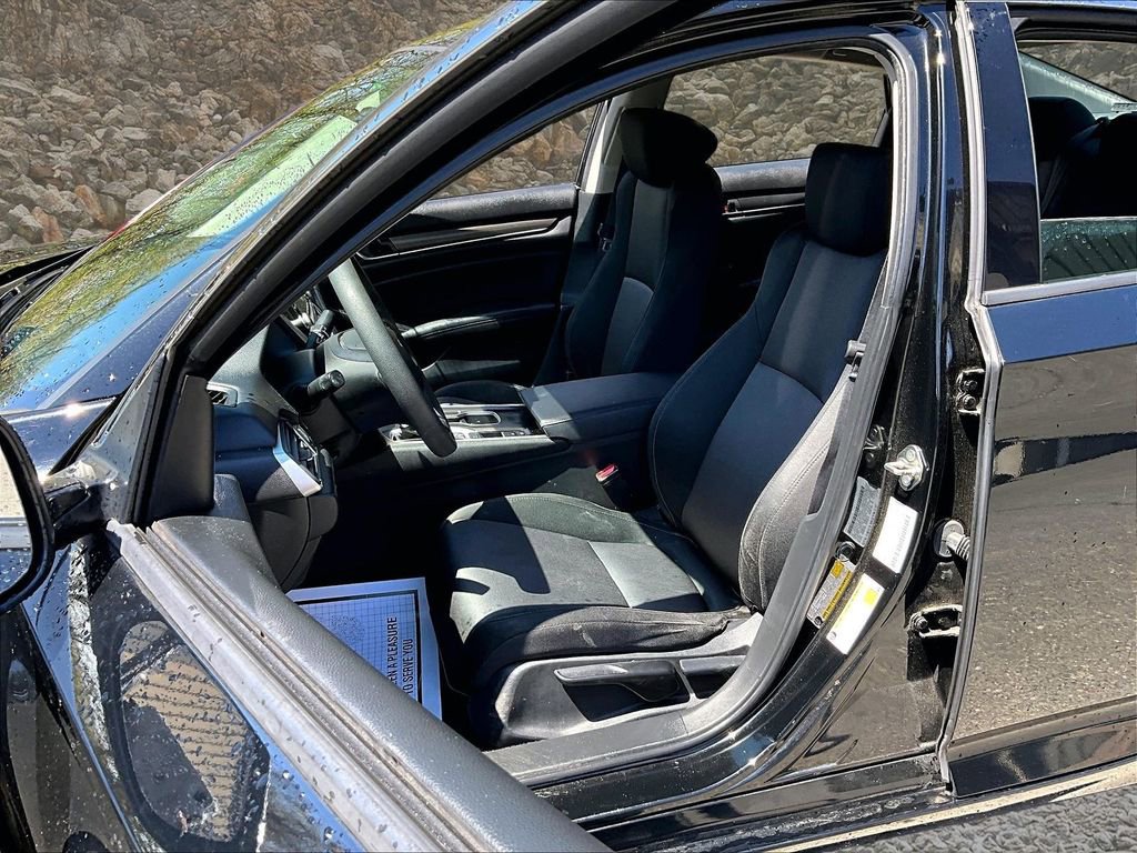 Used 2019 Honda Accord LX image 18