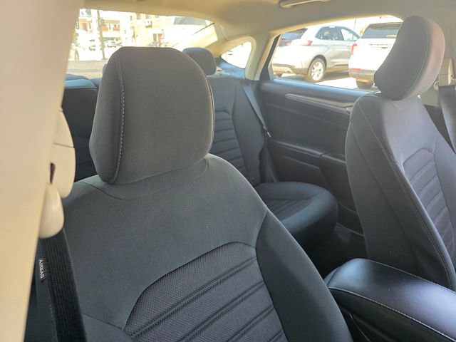 Used 2020 Ford Fusion SE FWD image 14