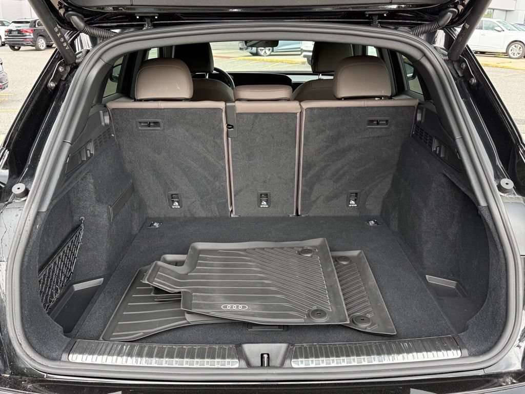 Used 2025 Audi Q5 Premium w/ Convenience Package AWD/4WD image 17