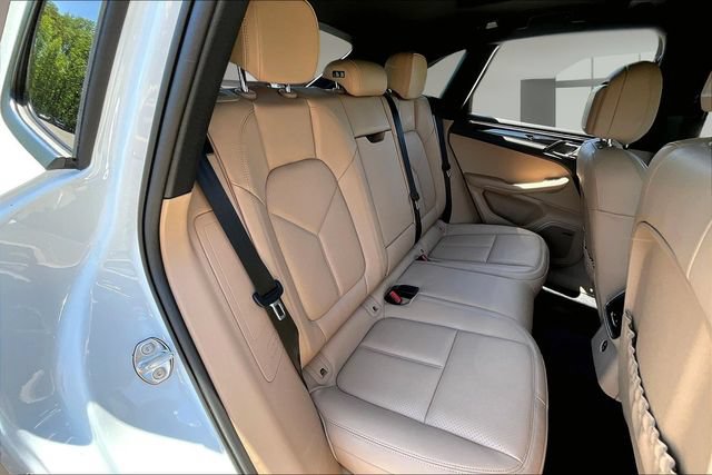 Used 2026 Porsche Macan AWD/4WD image 24