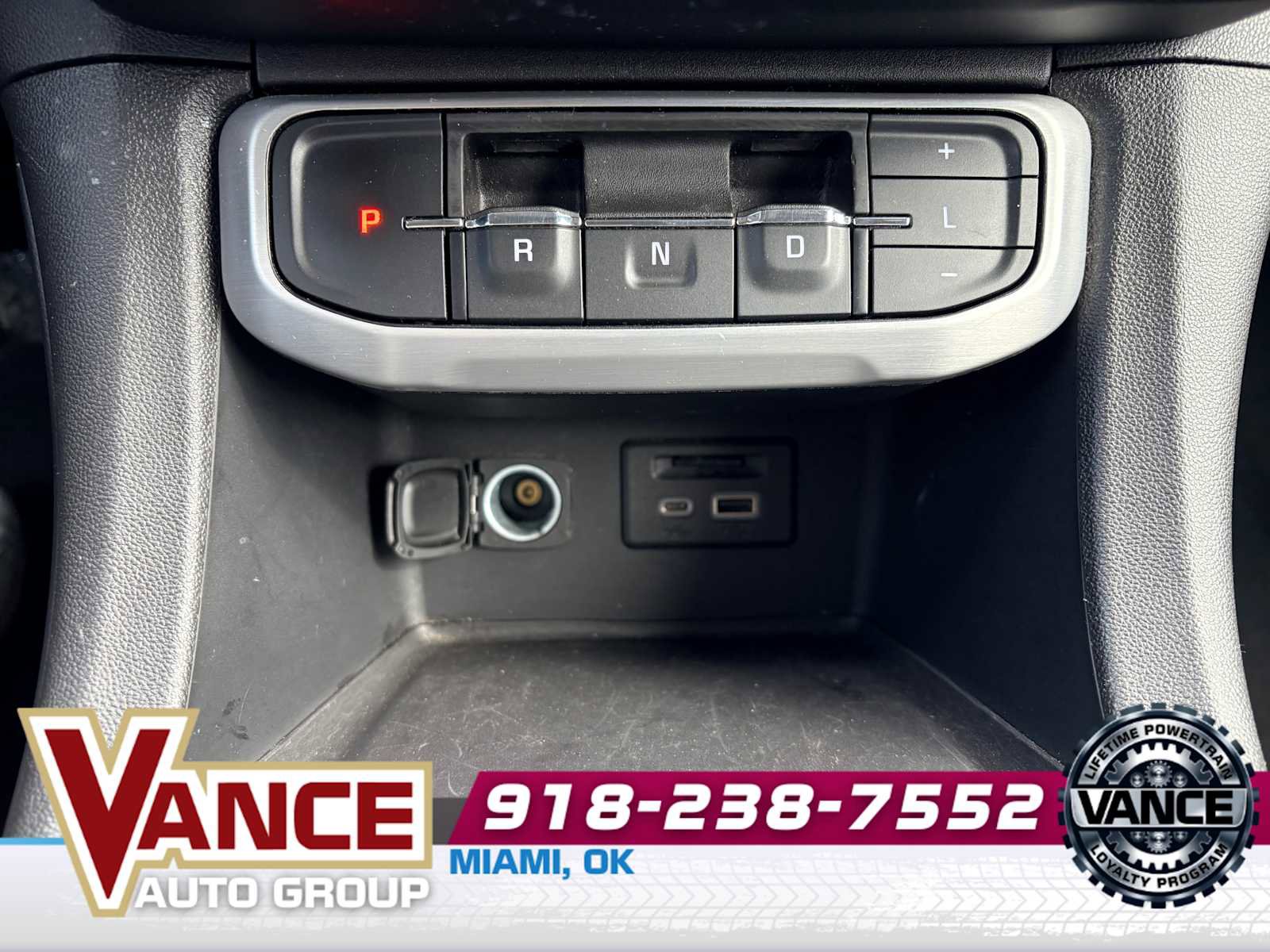 Used 2023 GMC Acadia SLT AWD/4WD image 27