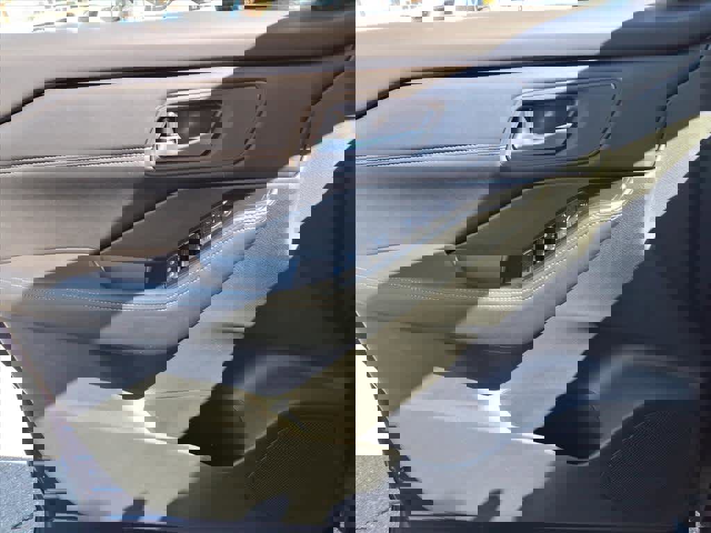 Used 2026 Nissan Rogue SL image 16