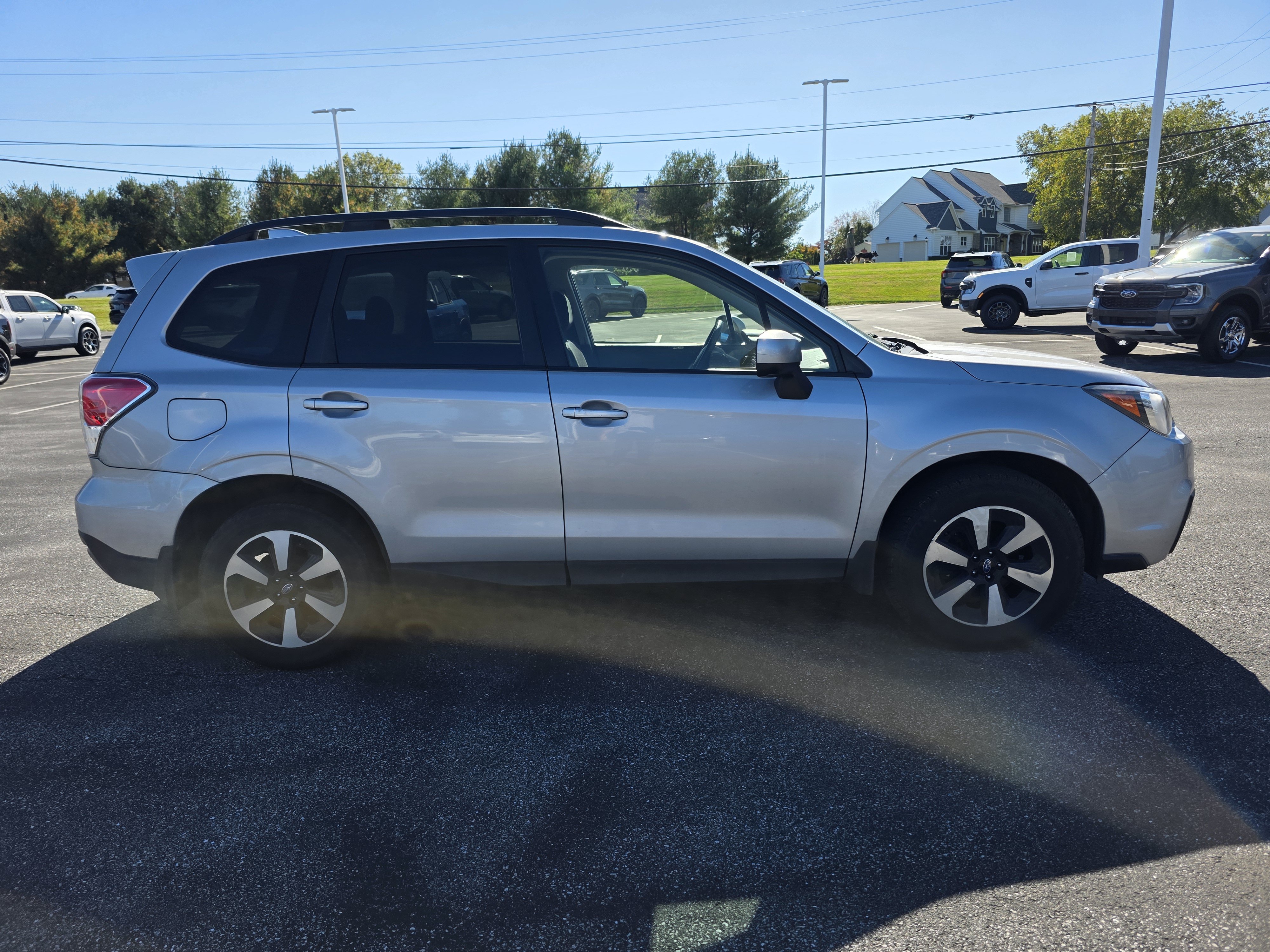 Used 2017 Subaru Forester 2.5i Premium w/ All-Weather Package AWD/4WD image 4