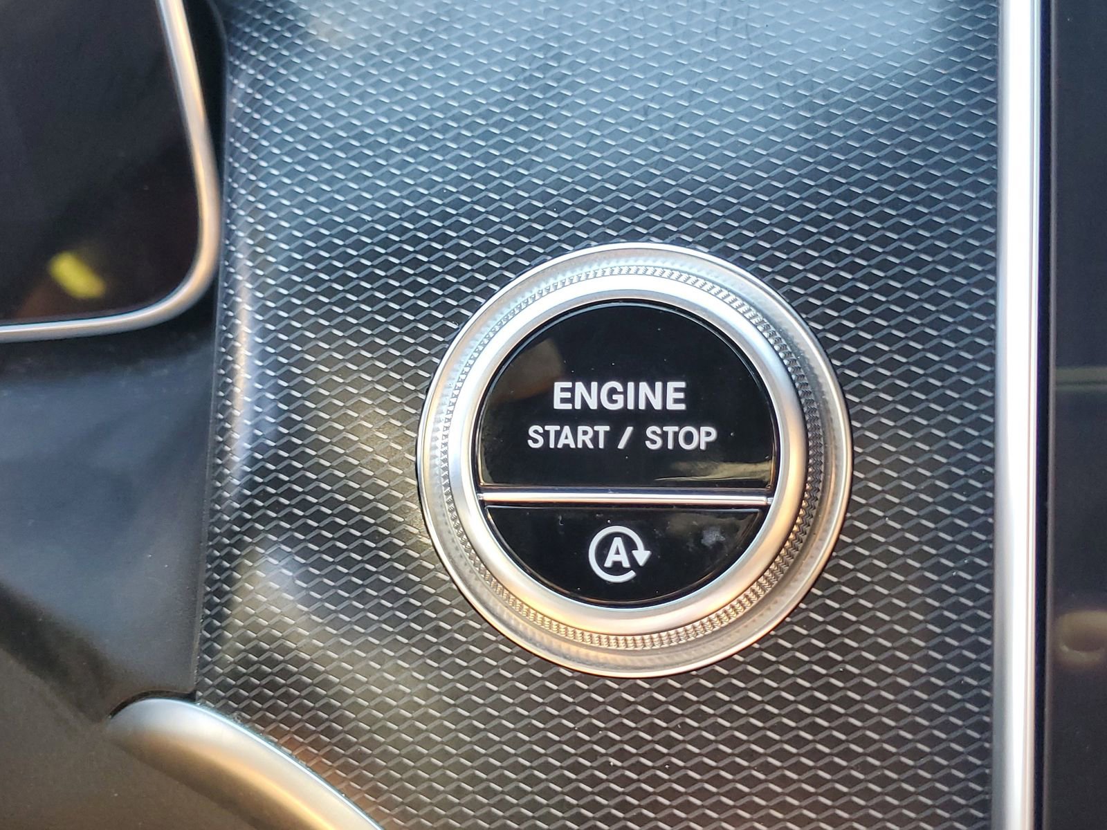 Used 2024 Mercedes-Benz GLC 300 image 32