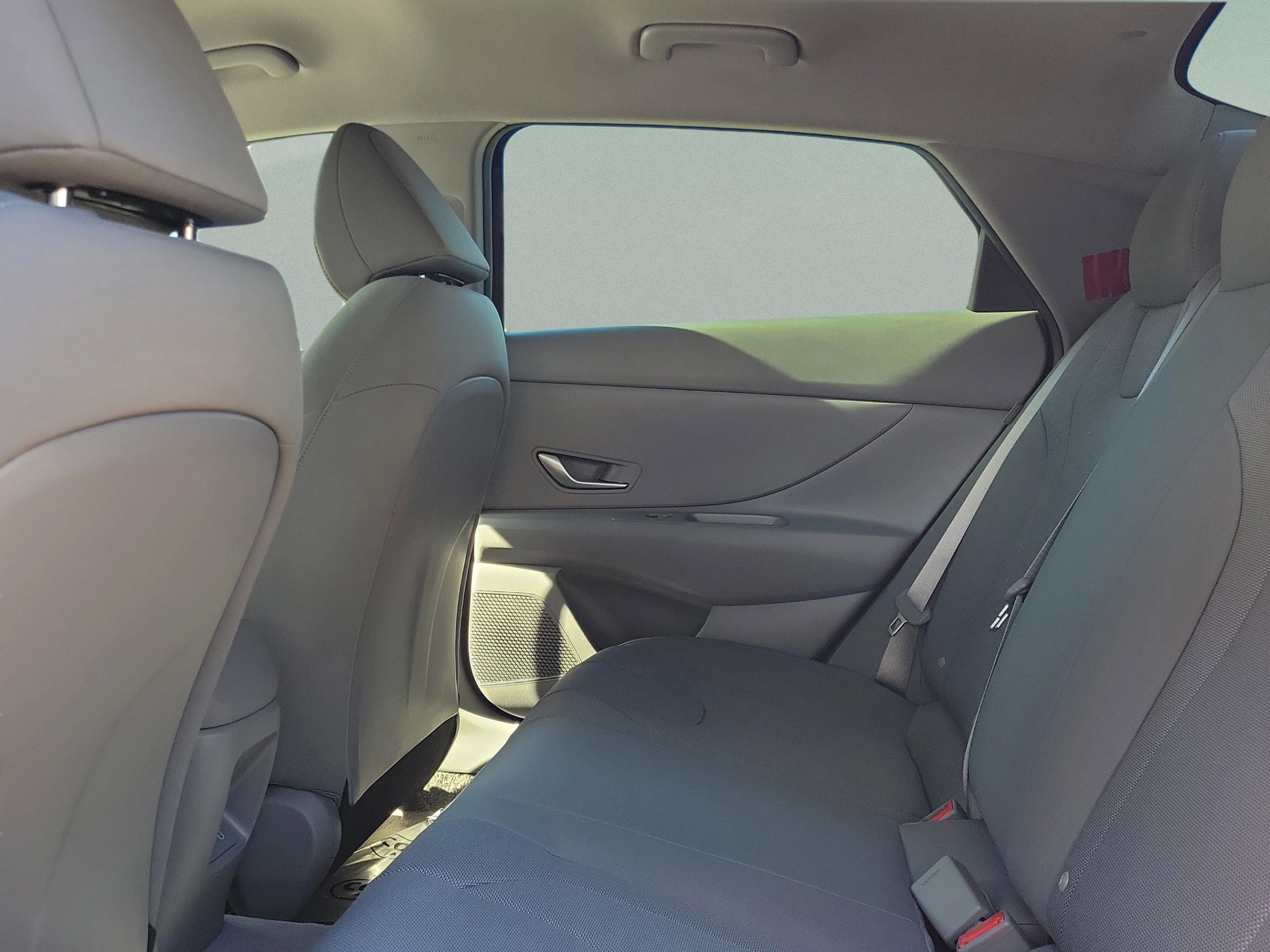 New 2026 Hyundai Elantra SE image 6