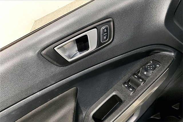 Used 2018 Ford EcoSport SE w/ SE Convenience Package image 38