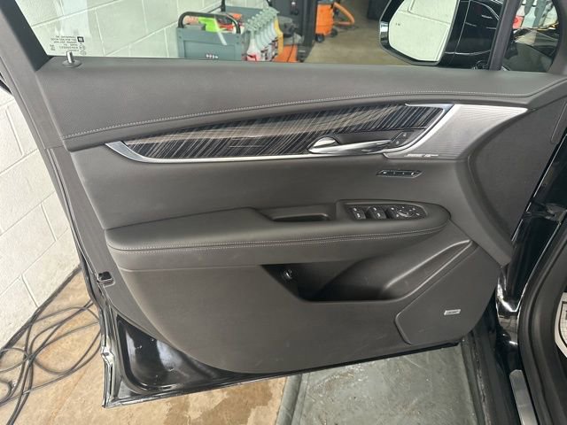 Certified 2023 Cadillac XT6 Premium Luxury image 7