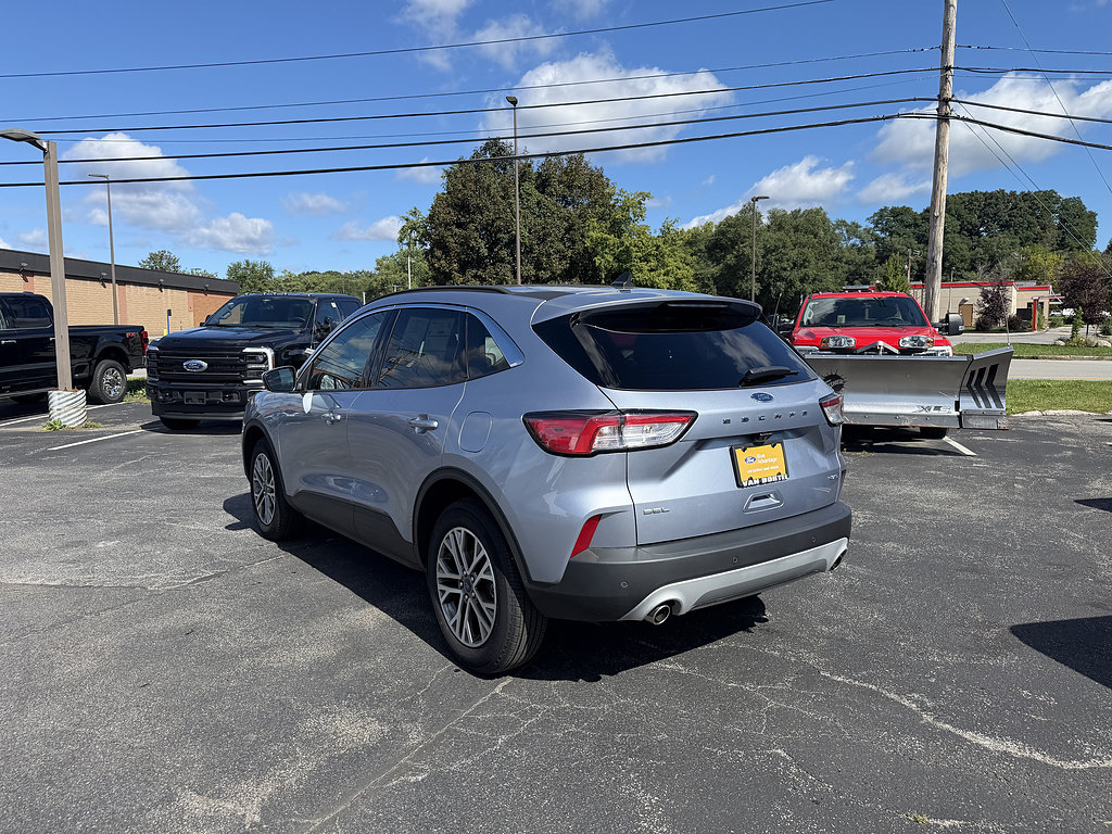 Certified 2022 Ford Escape SEL AWD/4WD image 3