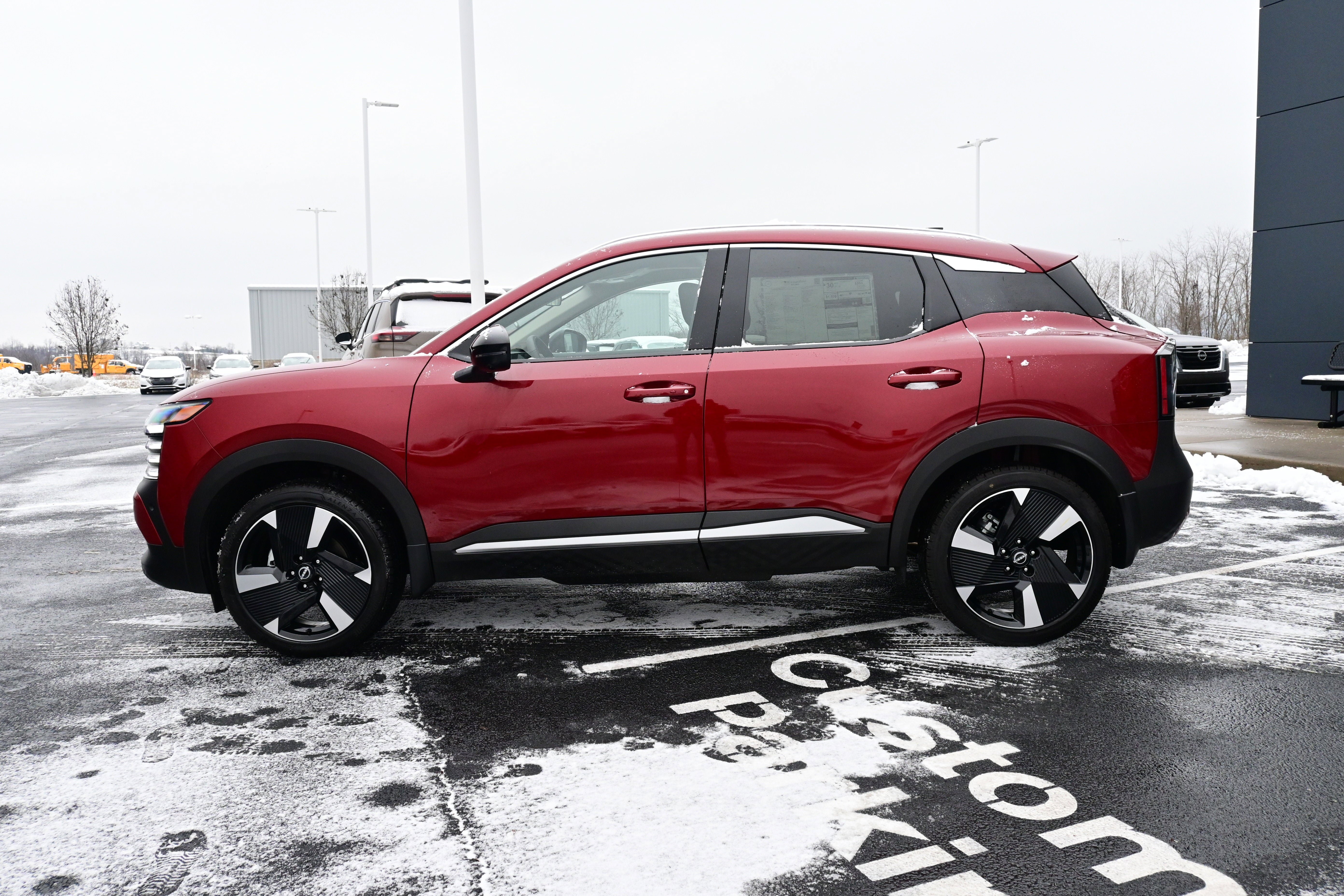 New 2026 Nissan Kicks SR w/ SR Premium Package AWD/4WD image 5