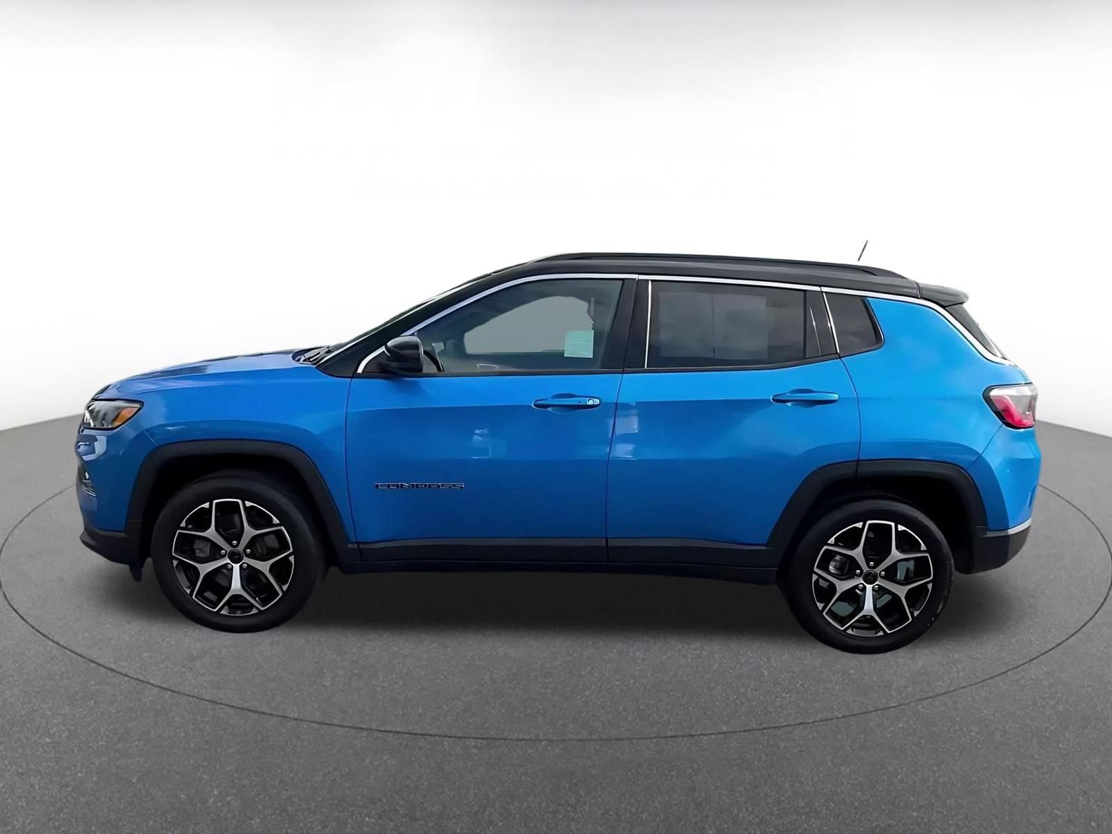 Used 2025 Jeep Compass Limited AWD/4WD image 9