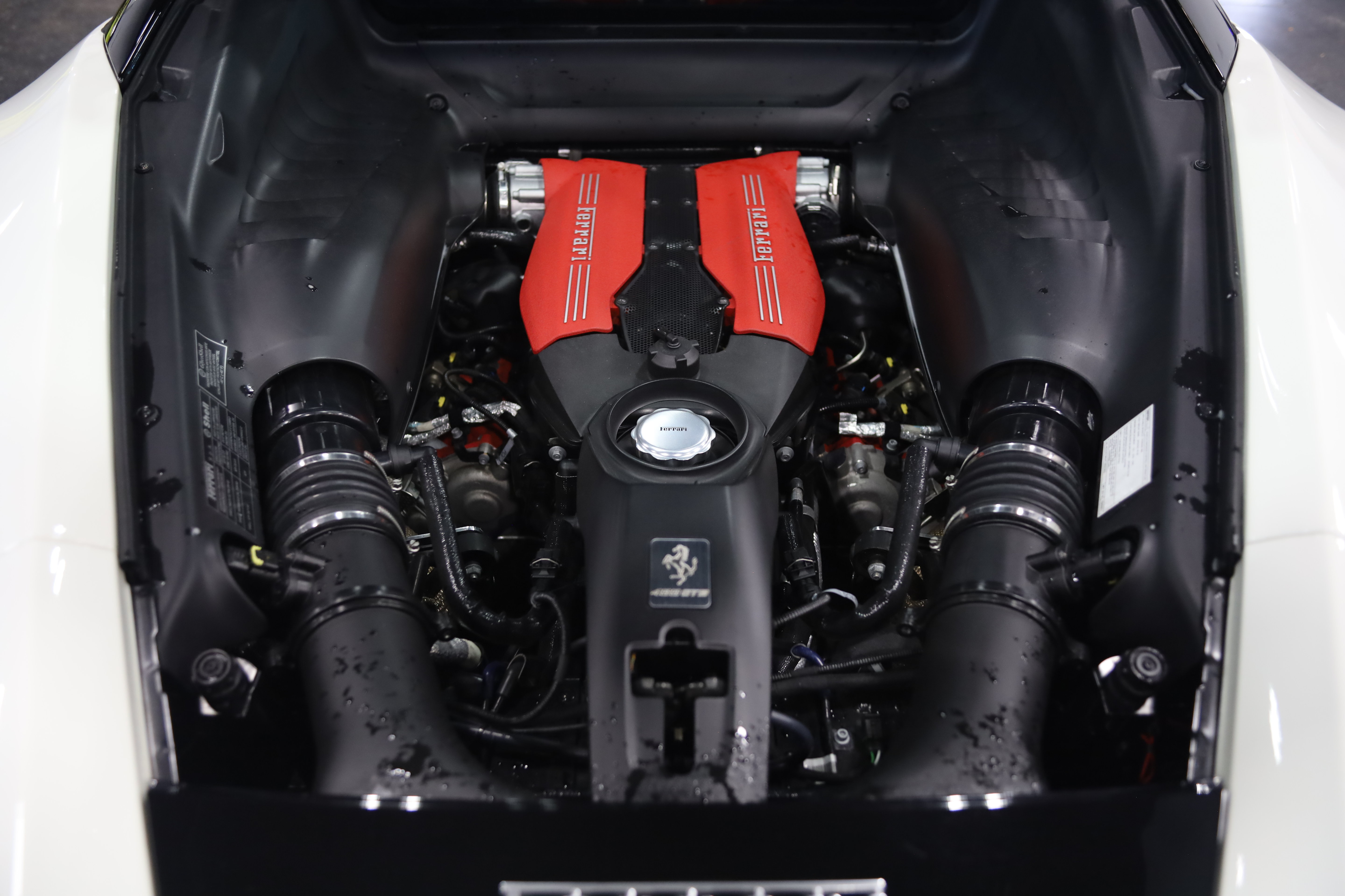 Used 2018 Ferrari 488 GTB RWD image 7