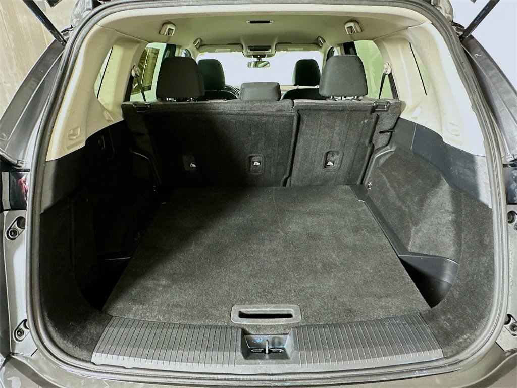 Used 2021 Nissan Rogue SV image 23