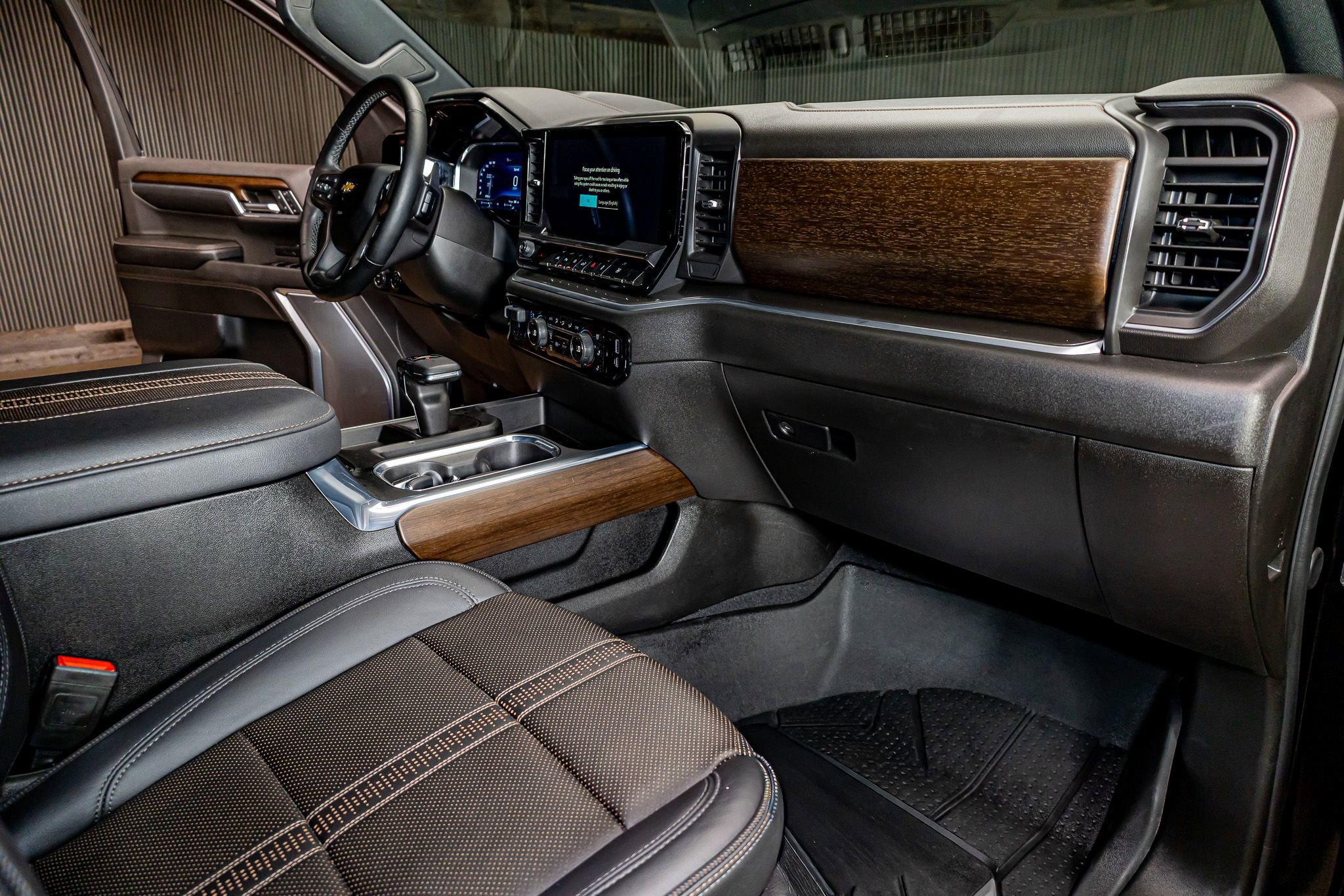 Used 2024 Chevrolet Silverado 1500 High Country w/ Technology Package image 20