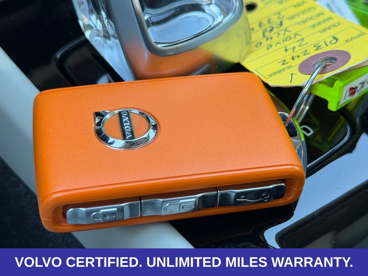 Certified 2024 Volvo XC40 B5 Plus AWD/4WD image 36