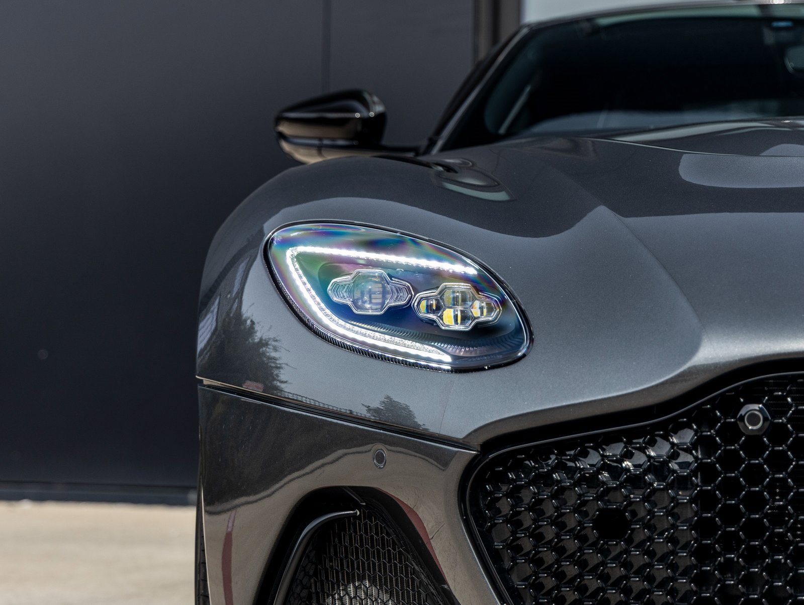 Used 2023 Aston Martin DBS Coupe image 17