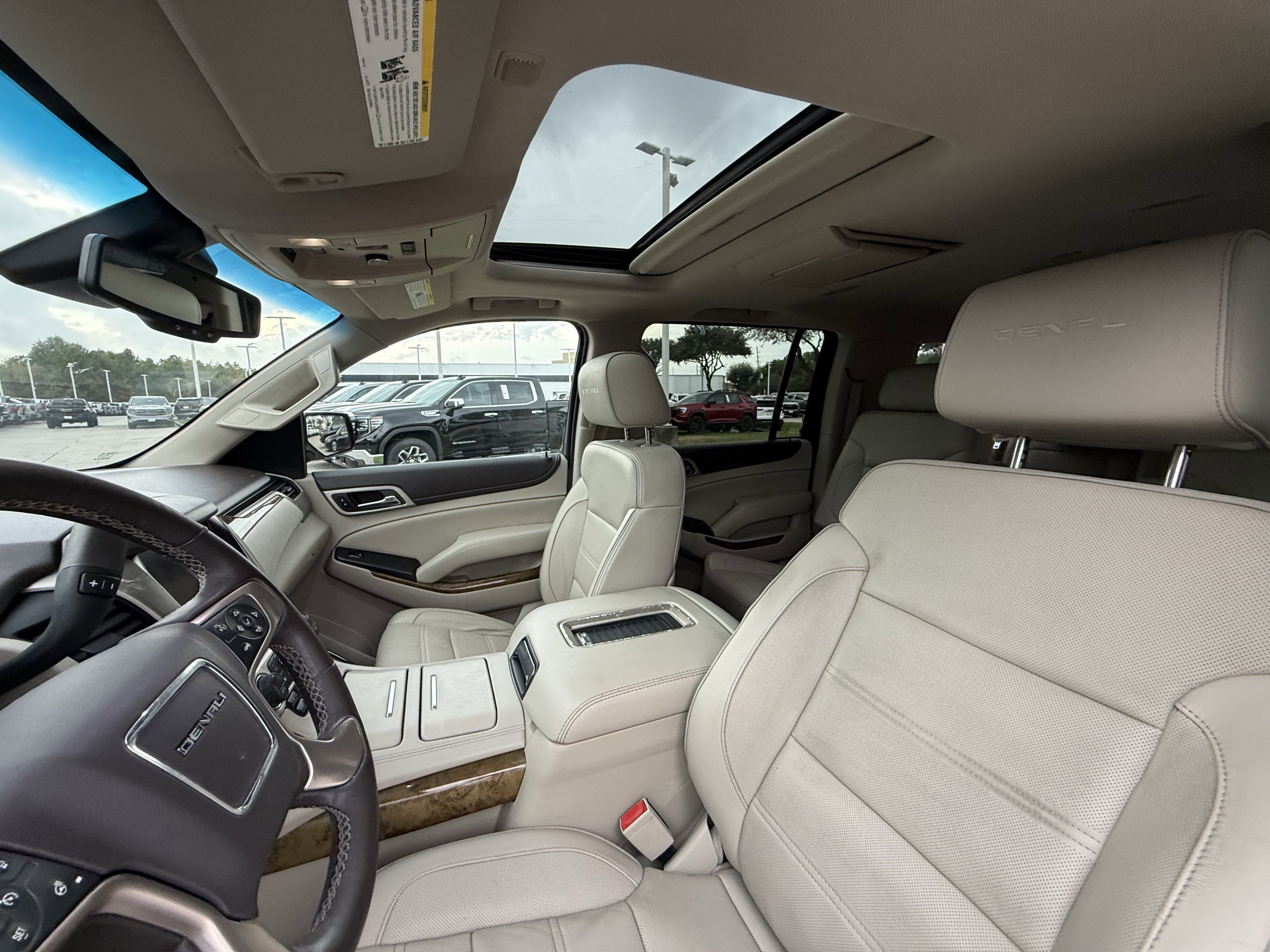 Used 2016 GMC Yukon XL Denali w/ Open Road Package image 27