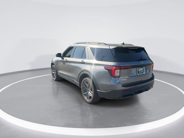 Used 2025 Ford Explorer ST-Line w/ ST-Line Street Pack AWD/4WD image 6