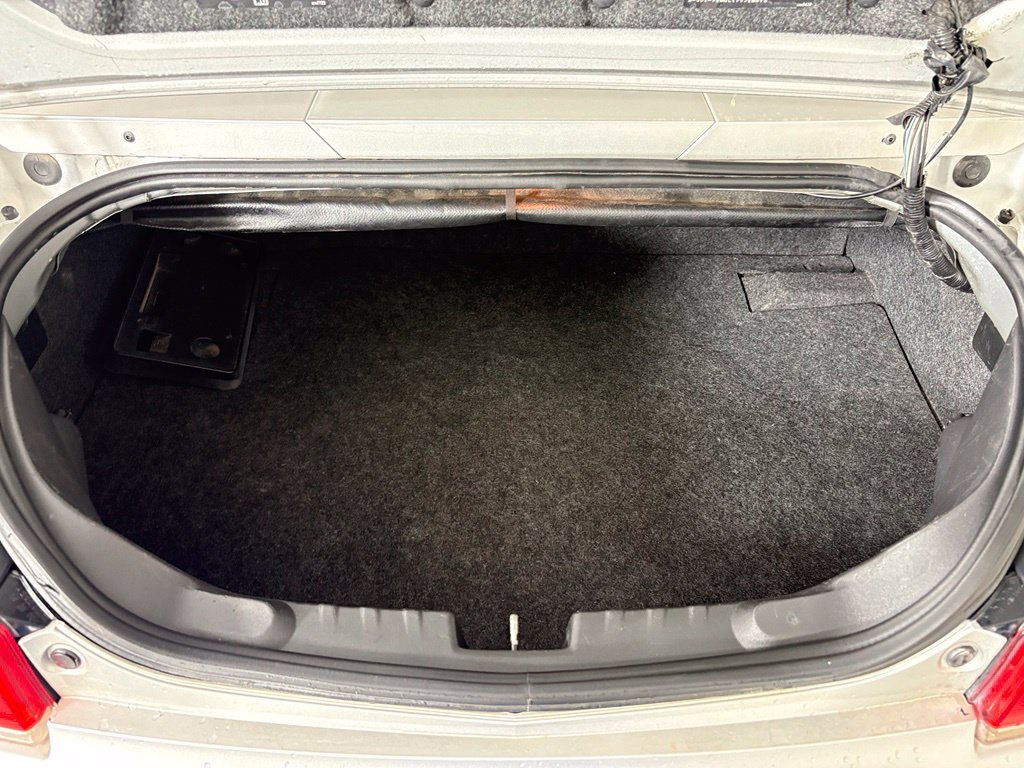 Used 2015 Chevrolet Camaro LT RWD image 31