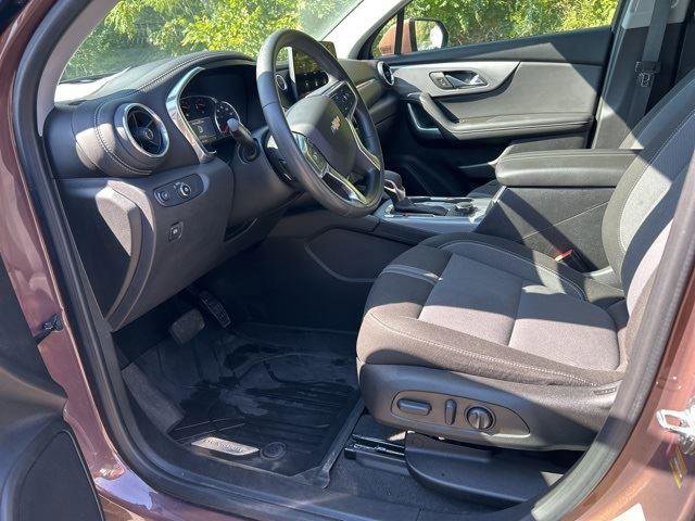 Used 2023 Chevrolet Blazer LT w/ Driver Confidence Package image 9
