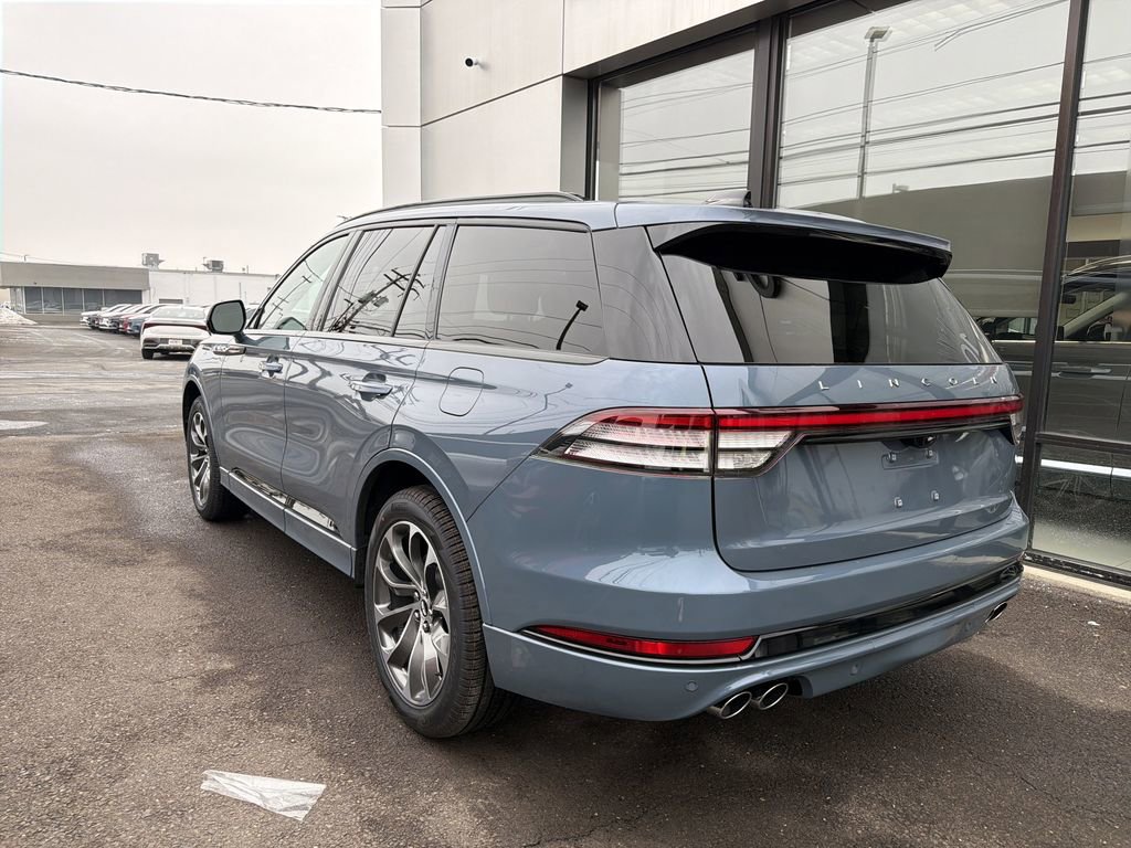 New 2026 Lincoln Aviator Premiere image 2