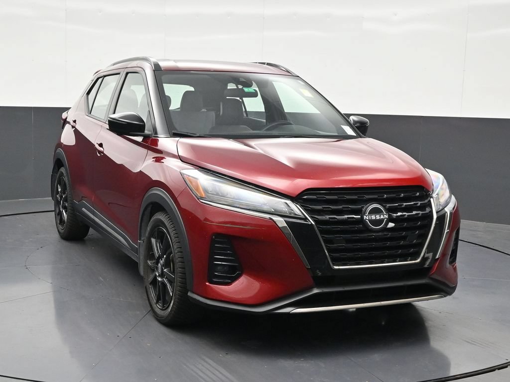 Used 2023 Nissan Kicks SR w/ SR Premium Package FWD image 8