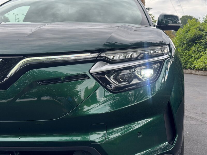Used 2023 VinFast VF 8 Plus AWD/4WD image 4