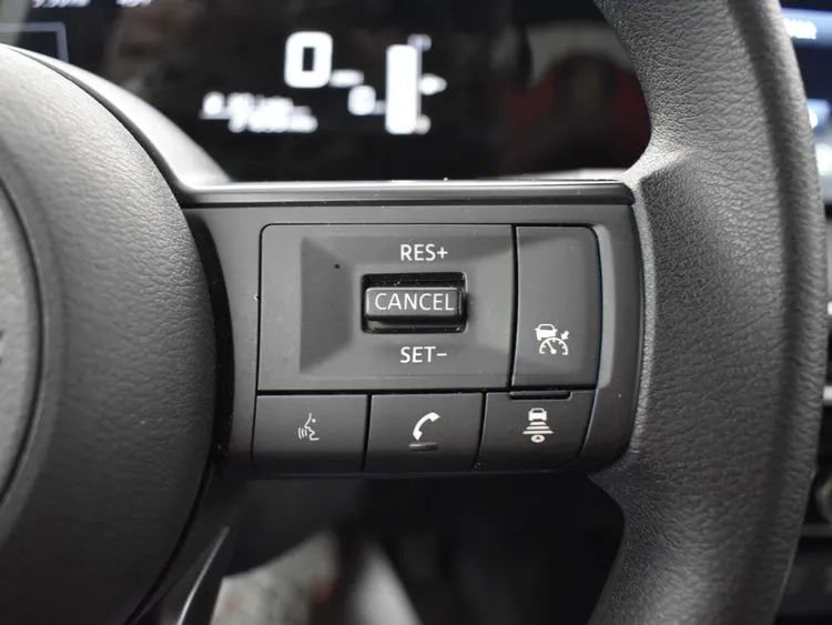 Used 2025 Nissan Kicks SV image 22